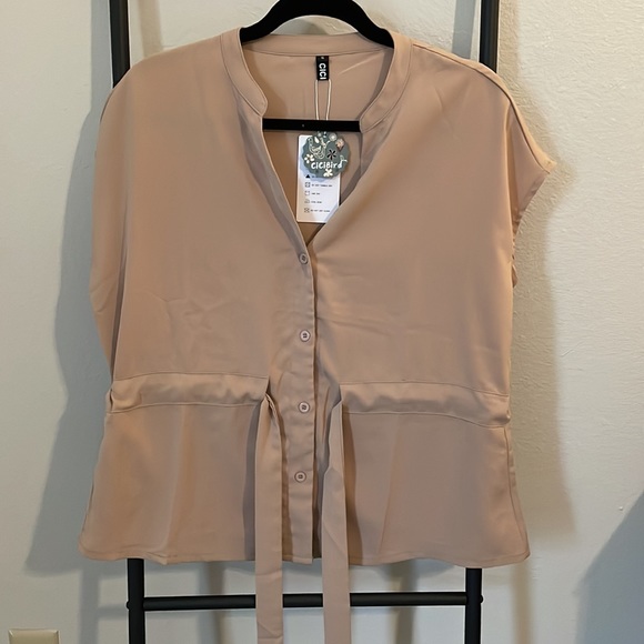 NWT Neutral cinched waist blouse for work 💼 - Picture 3 of 6